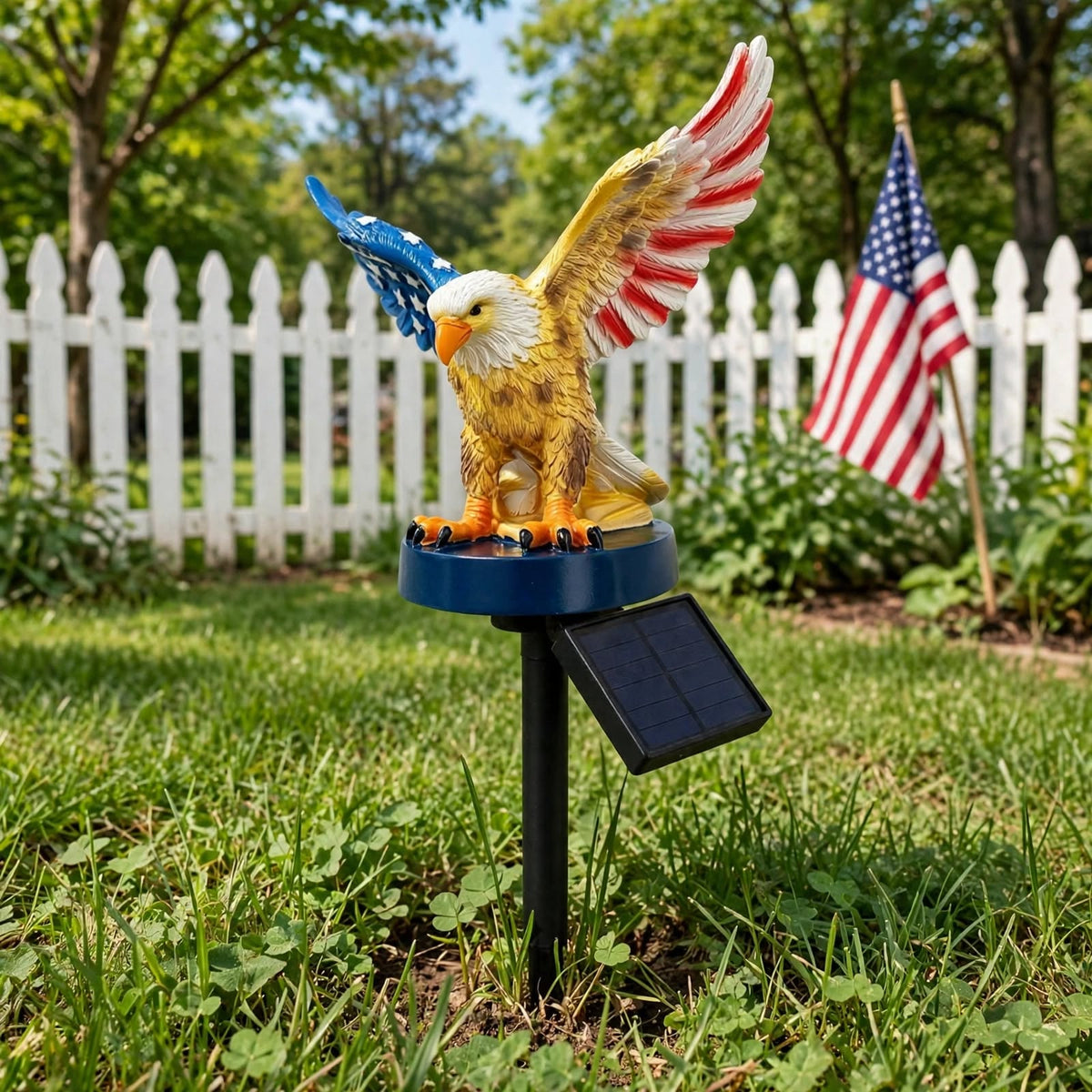 Lampe solaire de jardin en forme d'aigle à tête blanche patriotique